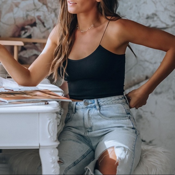 Black Spaghetti Strap Cami Crop Top - Picture 4 of 10